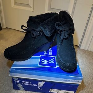 White Mountain Women's Black Winter Boots